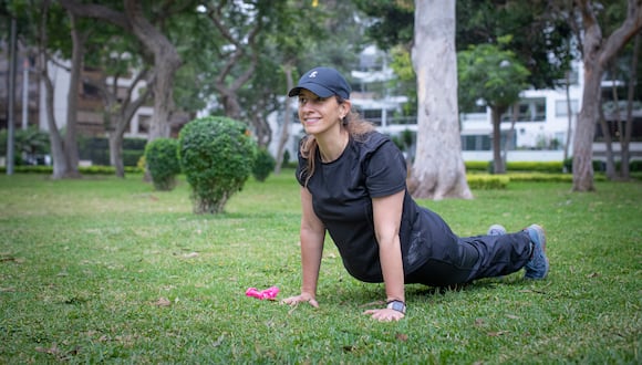 Verónica Vázquez, gerenta general de Procter & Gamble Perú, realizando actividades al aire libre. Le gusta ejercitarse y salir a correr. (Foto: Hugo Pérez)
