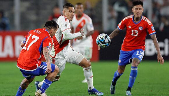 Las selecciones de Perú y Chile se verán las caras por la primera fecha del Grupo A de la Copa América 2024. (Foto: AFP)