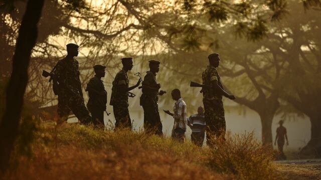 Burundi: hombres armados matan a 23 personas y prenden fuego en aldea