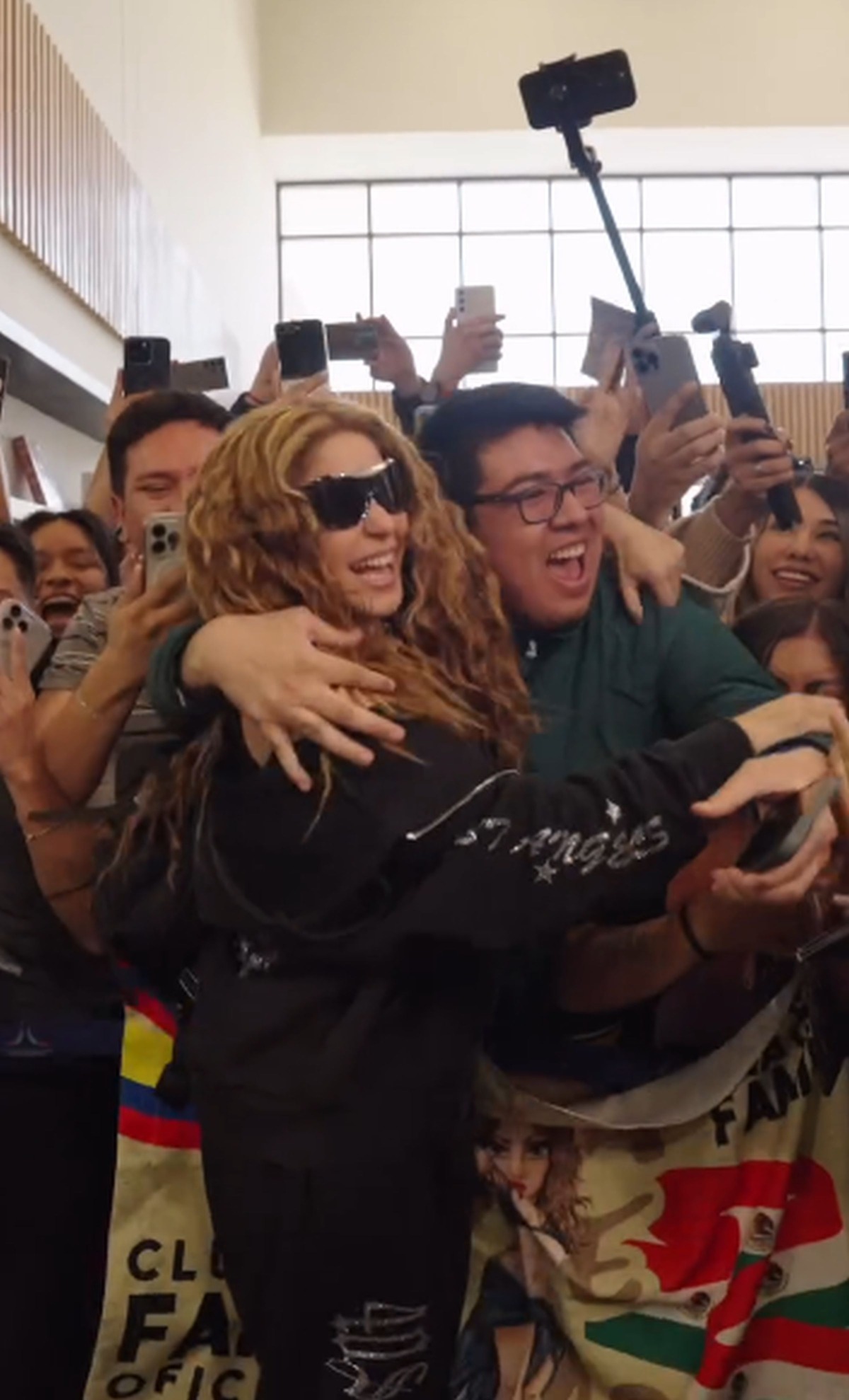 A su llegada a México, la cantante colombiana fue recibida por una gran cantidad de fanáticos, quienes le demostraron todo su amor. (Foto: @shakira / Instagram)