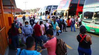 Terminal de Yerbateros: ciudadanos llegan para votar en sus regiones y precios de pasajes se triplican