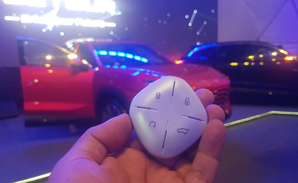 Cuenta con Smart key y botón de Start/Stop.