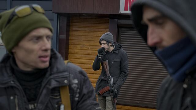 Ucrania llama a la “resistencia total” contra el enemigo y aumentar presión a una semana de la guerra
