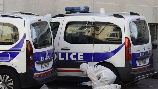 Francia: un policía es herido con arma blanca en Cannes “en nombre del profeta”