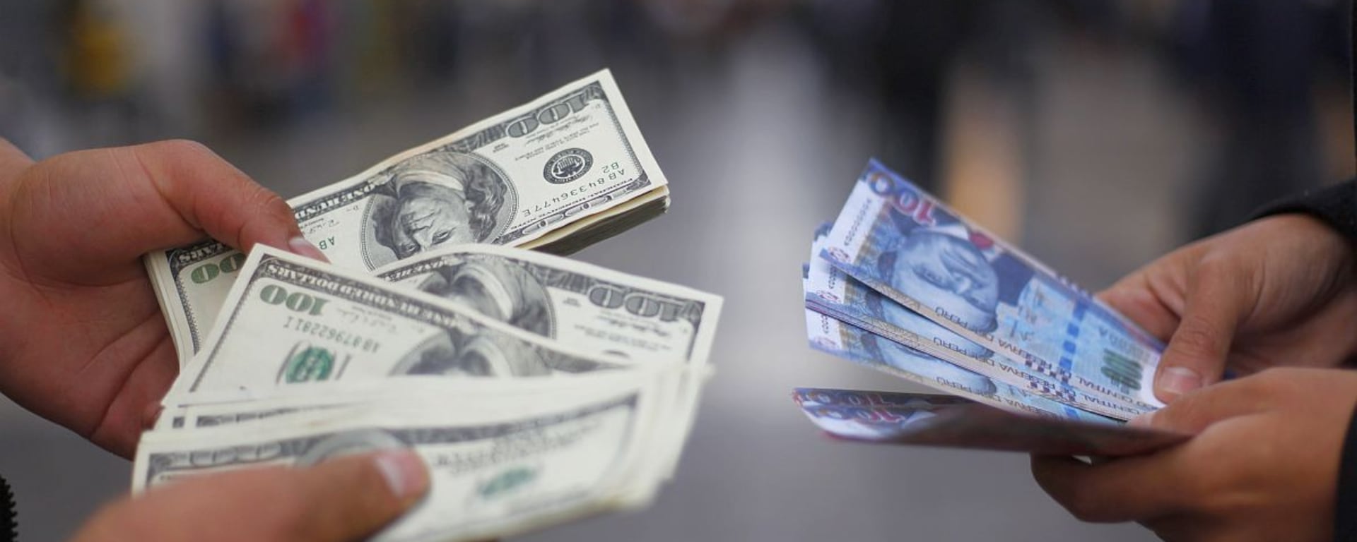 Dólar cayó a S/3,39 y activos peruanos se recuperaron tras la volatilidad poselectoral, ¿qué factores influyeron?