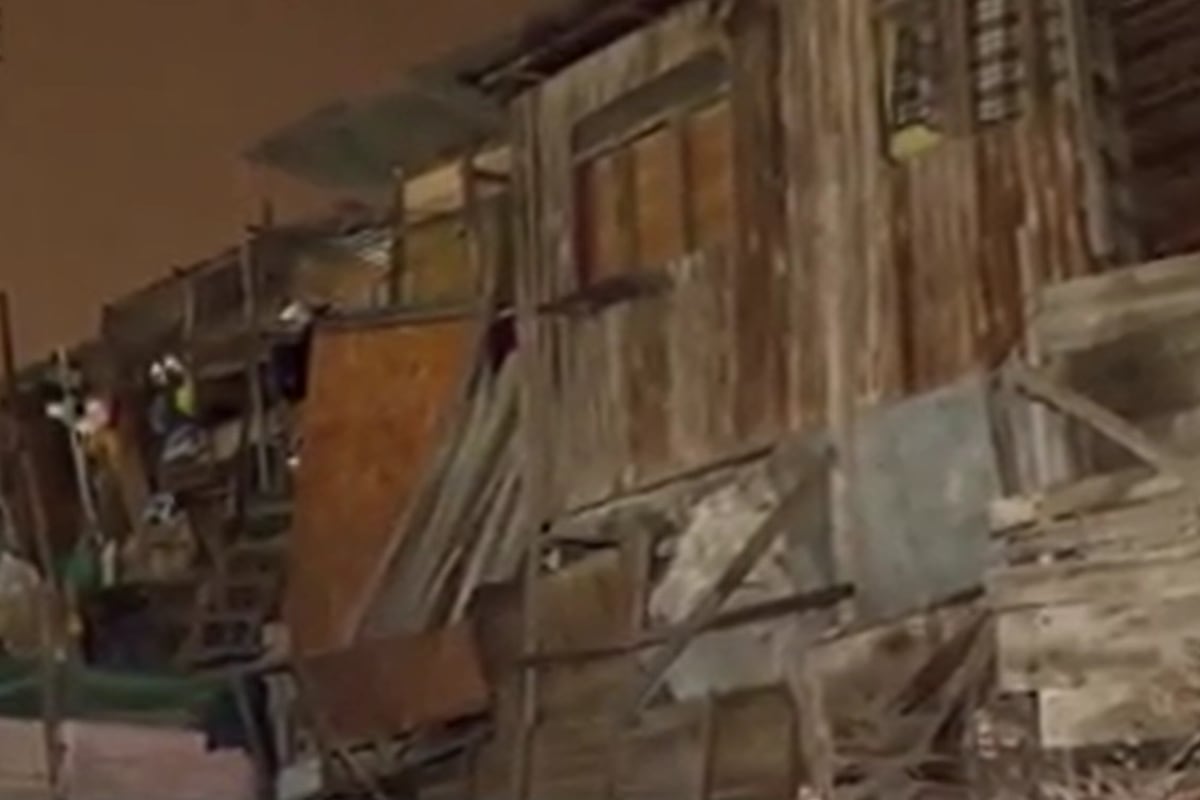 El deslizamiento de tierra causó el derrumbe de seis viviendas en Mi Perú. (Foto: Captura / América Noticias)