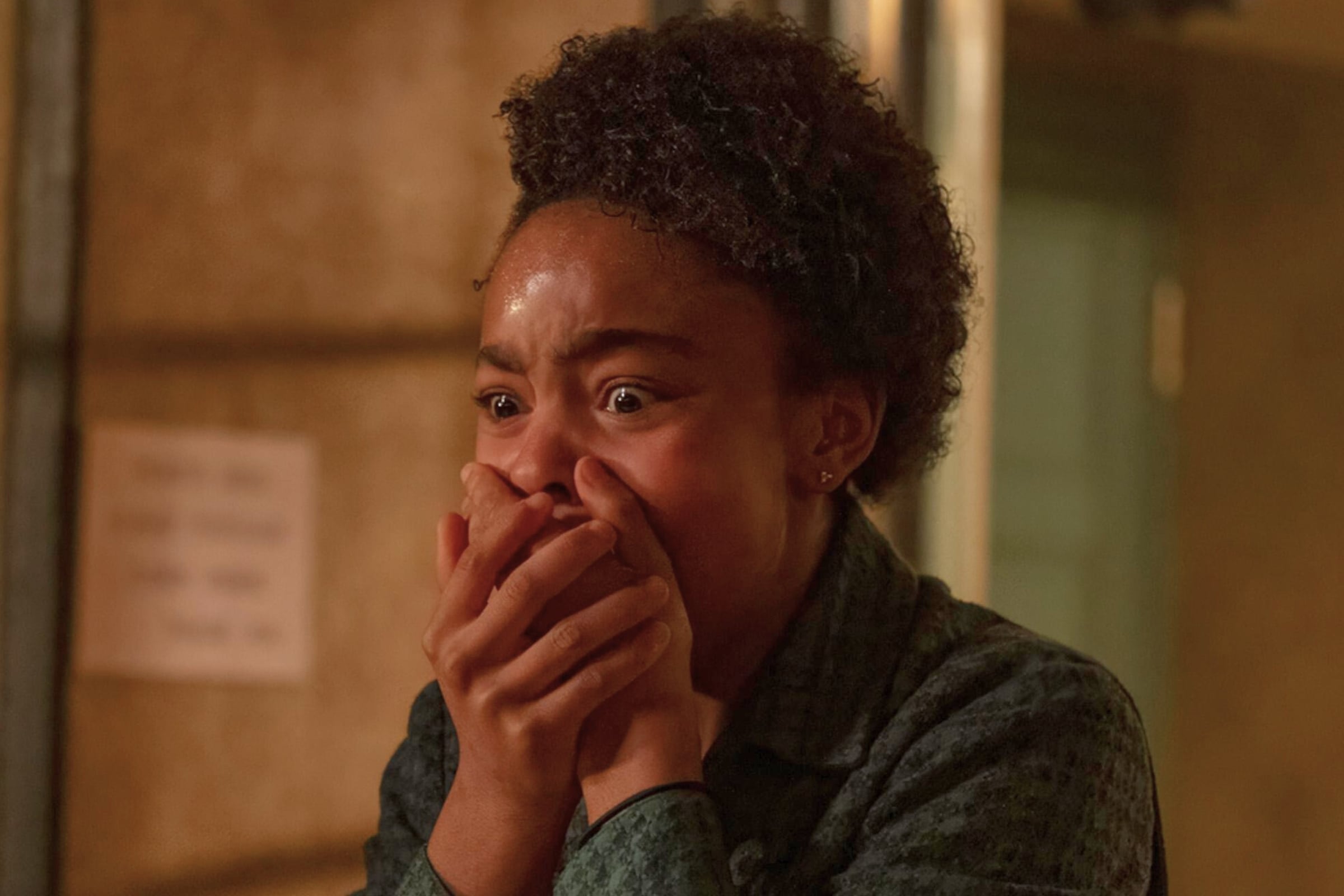 La actriz Amanda Christine como Ronnie Grogan en el final del primer capítulo de la serie "IT: Bienvenidos a Derry" (Foto: HBO)