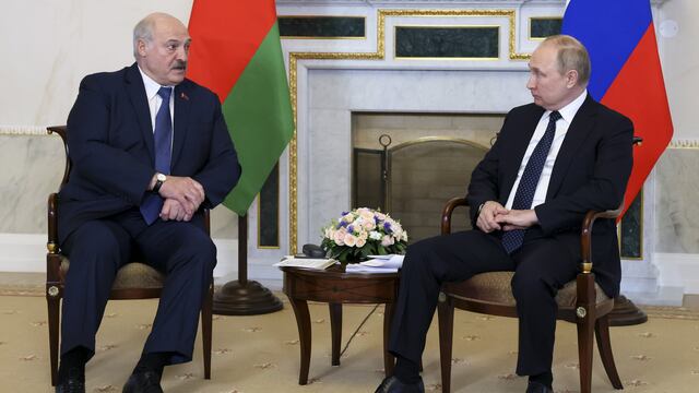 Putin y Lukashenko quieren que la aviación bielorrusa pueda transportar armas nucleares
