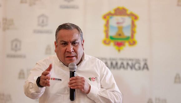 Gustavo Adrianzén, presidente del Consejo de Ministros, aseguró que se está investigando dentro de la PNP a agentes intervenidos. (Foto: PCM)