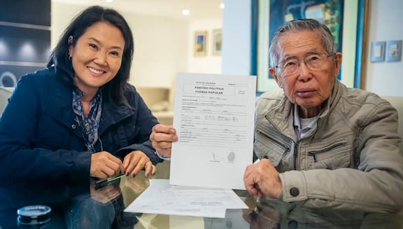 Alberto Fujimori firmó, junto a su hija Keiko Fujimori, su afiliación al partido Fuerza Popular. (X: Alberto Fujimori)