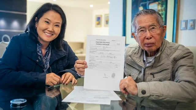 Alberto Fujimori firmó su ficha para afiliarse al partido político Fuerza Popular