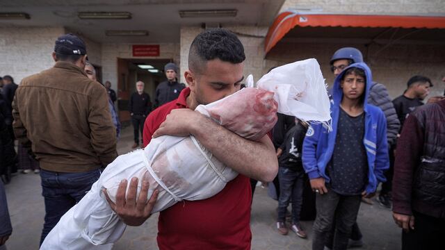Al menos 20 gazatíes y unos 155 heridos en un ataque israelí previo al reparto de ayuda