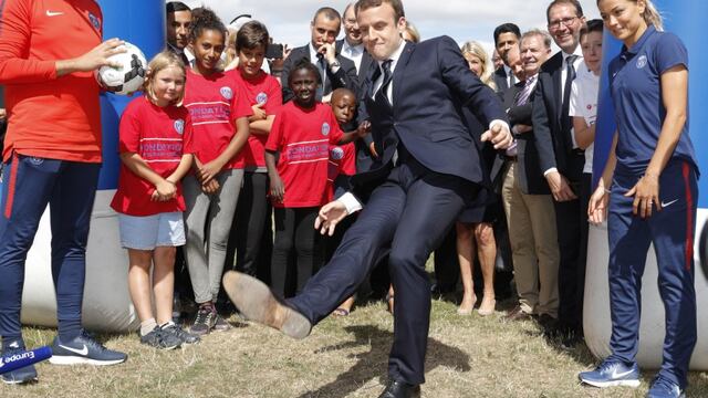 Neymar: El presidente de Francia está encantado con su pase al PSG