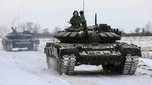 Rusia anuncia una nueva retirada de tropas de Crimea, pero Occidente no le cree