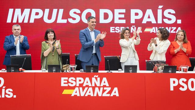 La batalla entre socialistas y conservadores en España se acentúa tras las europeas