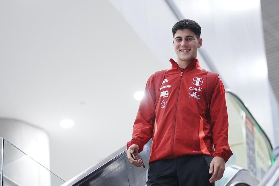 Felipe Chávez, del Bayern Múnich, debutó con la selección peruana ante Chile. (Foto: FPF)