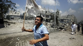 Así huyen los palestinos del barrio más golpeado de Gaza