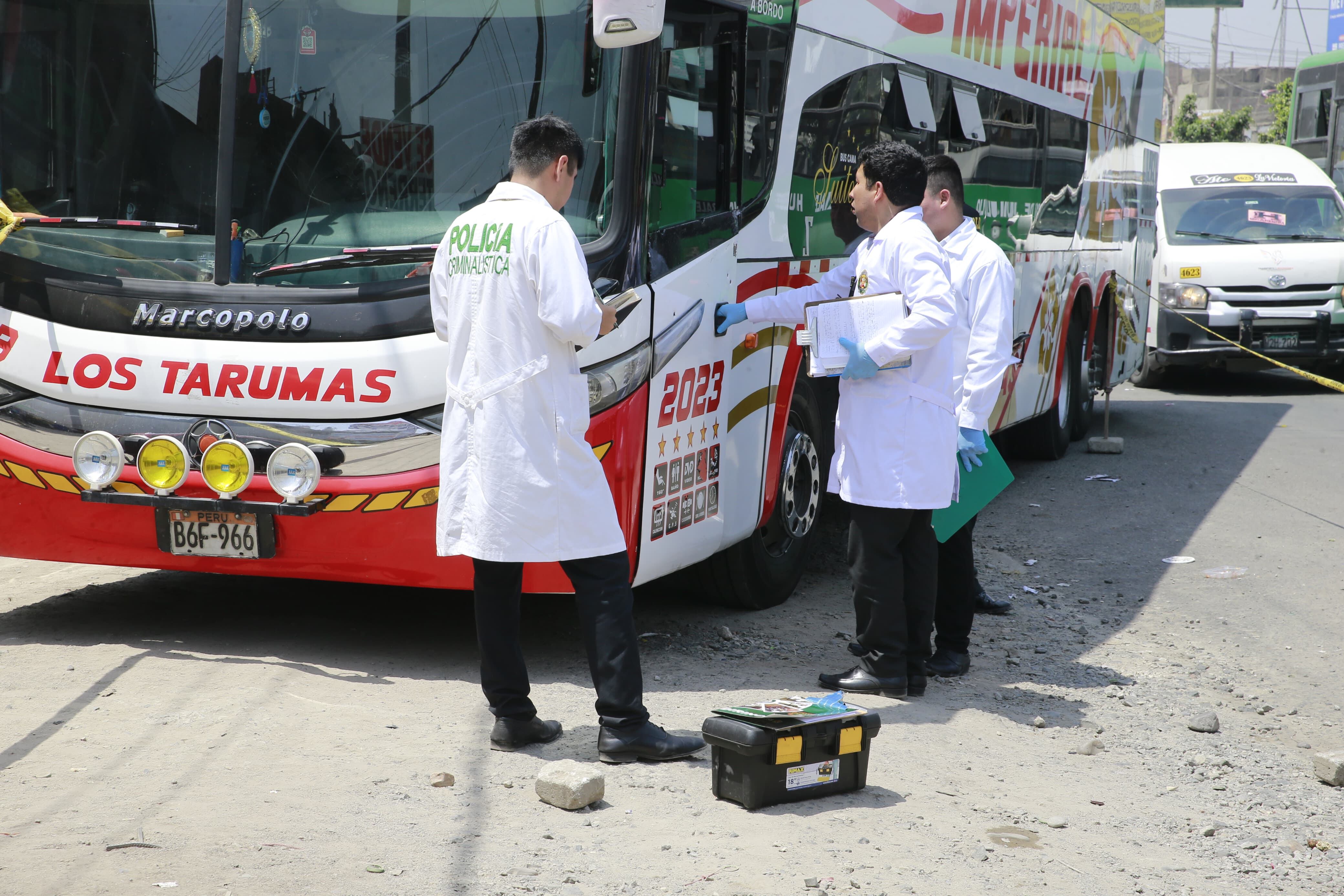 Disparan contra bus interprovincial en Ate. Foto: Allen Gino Quintana / @photo.gec