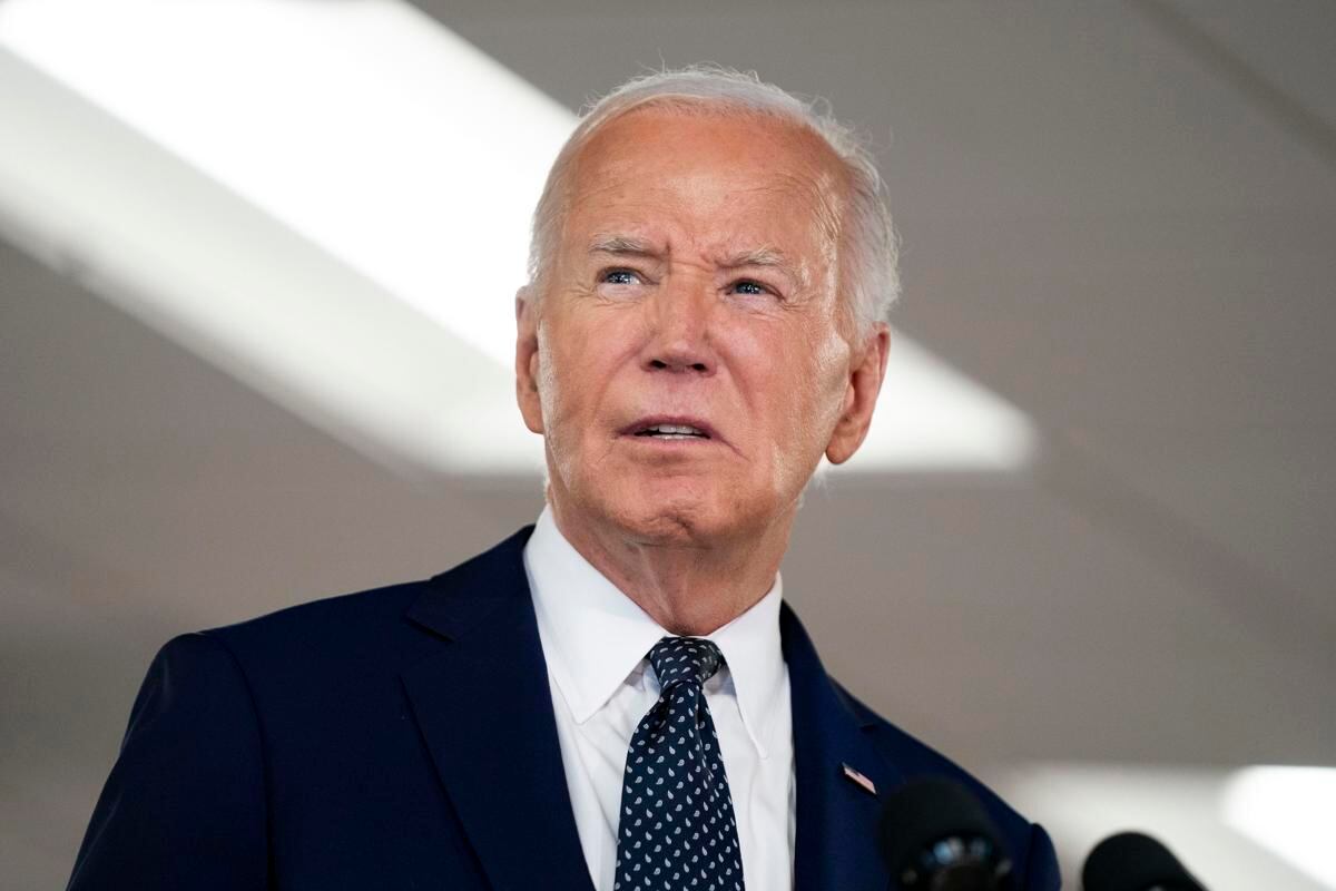 El presidente de los Estados Unidos, Joe Biden, pronuncia un discurso en el Centro de Operaciones de Emergencia de D.C. en Washington, DC, EE. UU., el 2 de julio de 2024. (Foto de EFE/EPA/BONNIE CASH)
