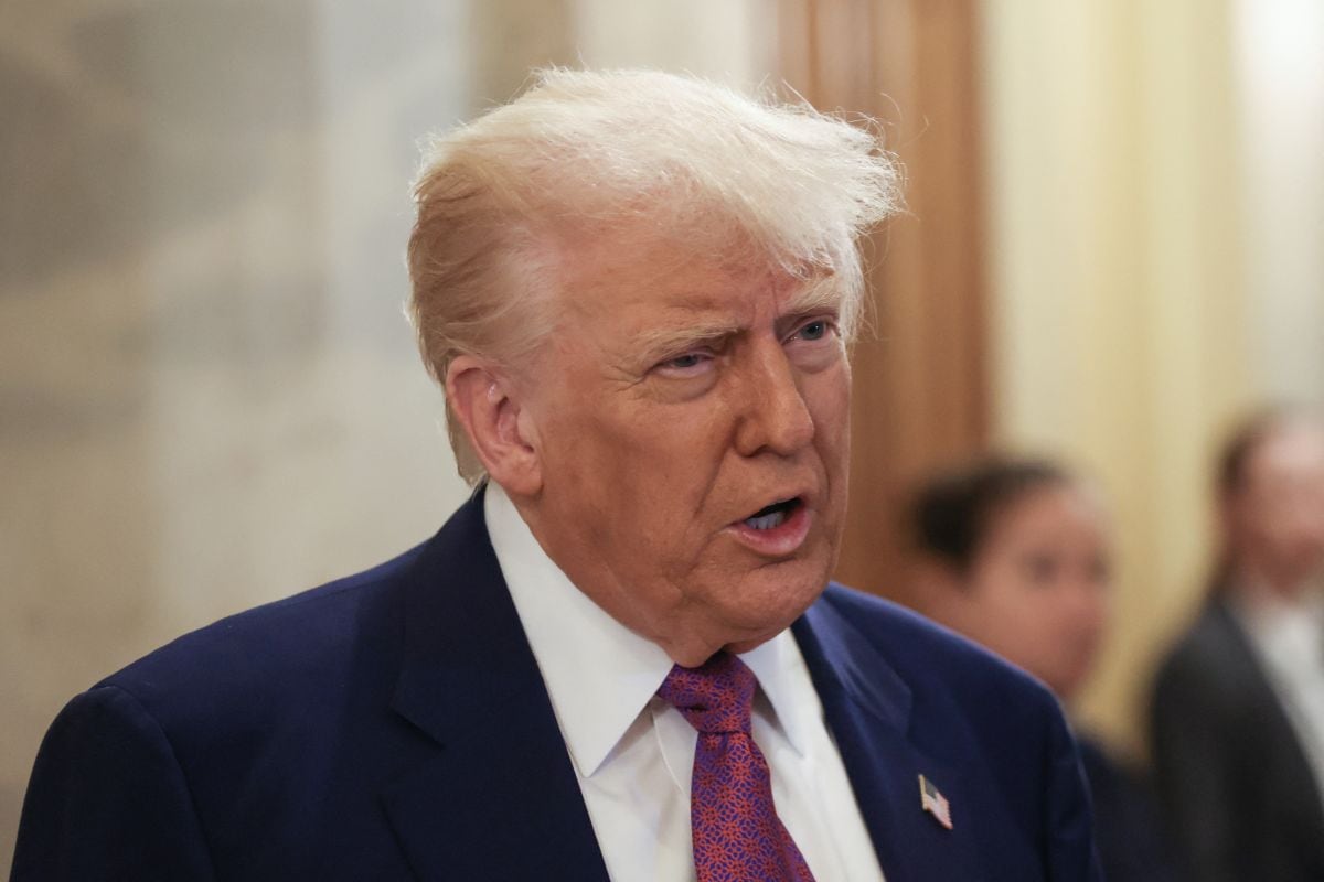 Trump habla con la prensa a su llegada a una reunión de la Conferencia Republicana de la Cámara de Representantes en el Capitolio de Estados Unidos, el 20 de mayo de 2025 (Foto: Alex Wroblewski / AFP)