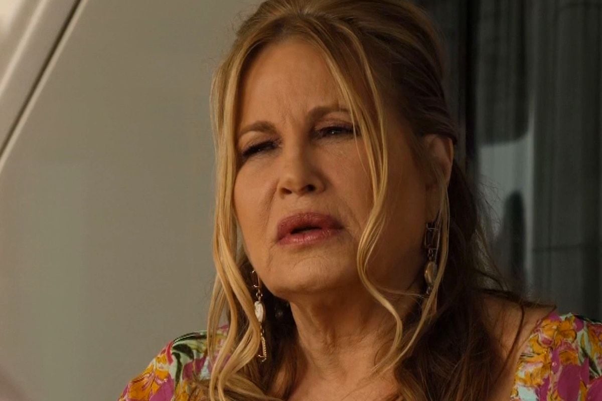 Jennifer Coolidge como Tanya McQuoid-Hunt en la serie "The White Lotus" (Foto: HBO)