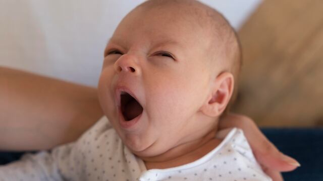 ¿Qué significado tiene el bostezo de un bebé?