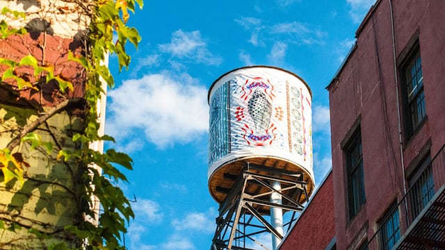 Convierten los tanques de agua en obras de arte en Nueva York