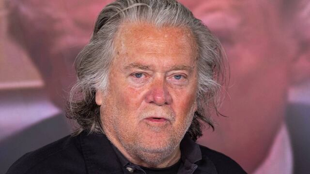 Corte Suprema de EE.UU. allana camino para revocar condena de excolaborador de Trump Steve Bannon