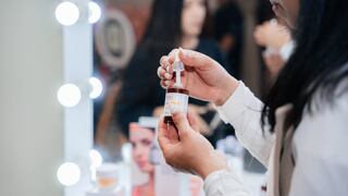 Smog, luces y demás contaminantes causan manchas, arrugas y melanoma