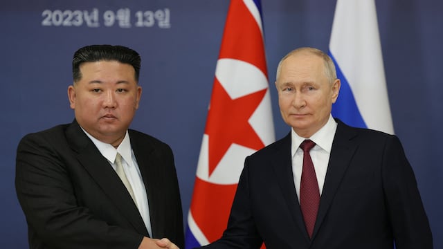 Corea del Sur afirma que Kim Jong-un envió 7.000 contenedores con armas a Rusia para la guerra en Ucrania