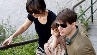 Suri, hija de Tom Cruise y Katie Holmes, deja de usar el apellido de su padre