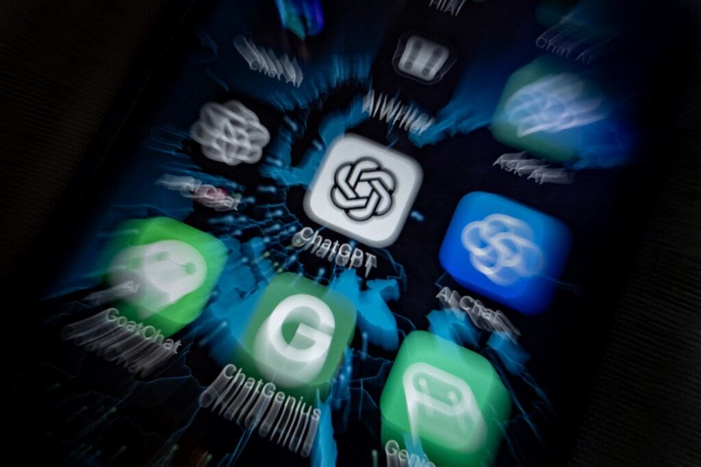 Descubren que ciberdelincuentes pueden acceder a chats de ChatGPT o Copilot, aunque estén cifrados.