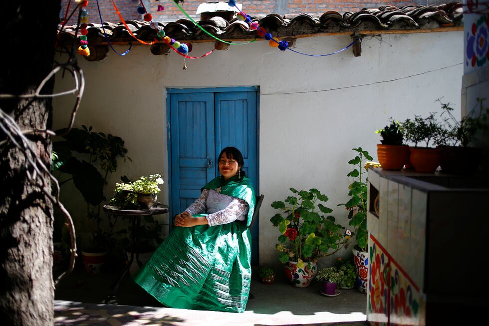 En Ayacucho, Patricia Mendoza es duela del museo Joaquín López Antay. Ahí, honra a su tatarabuelo, creador de emblemáticos retablos navideños. (Foto: Hugo Curotto/GEC)