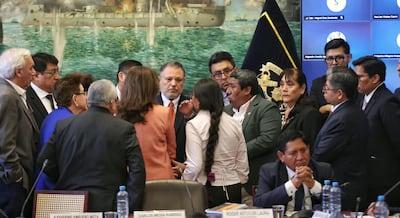 Ausencia de senadores de izquierda y aliados frustra debate y votación de facultades: los entretelones de la sesión