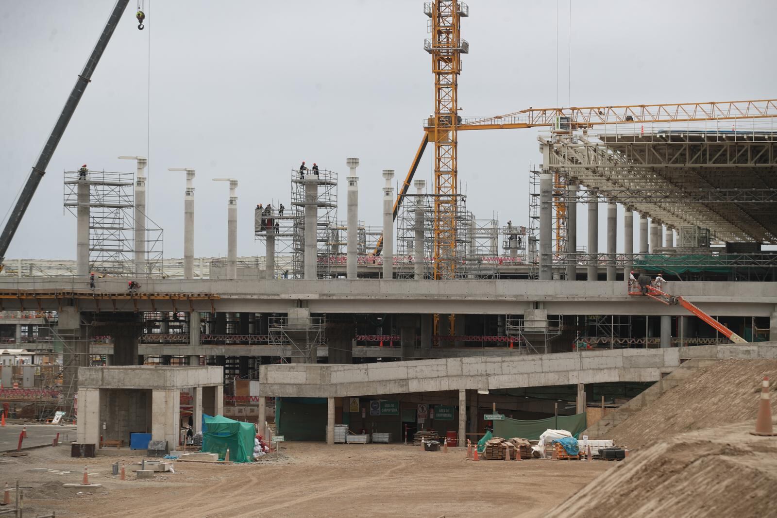 Las obras del nuevo aeropuerto tienen un avance del 70%. (Foto: Jorge Cerdán)