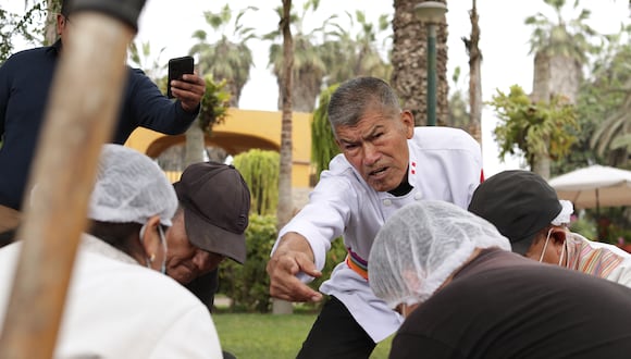Jesús Gutarra tiene 82 años y más de 60 años difundiendo la gastronomía andina en el Perú y el Mundo. 

FOTOS: ALESSANDRO CURRARINO / EL COMERCIO