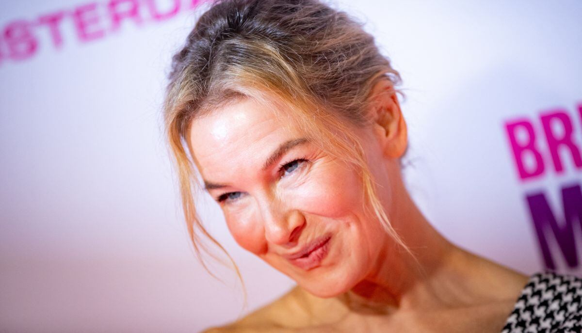 Renee Zellweger posa en la alfombra roja cuando llega a la proyección de la película "Bridget Jones: Mad about the Boy" en el Teatro Real Tuschinski de Ámsterdam el 3 de febrero de 2025 (Foto: Levin den Boer / ANP / AFP)