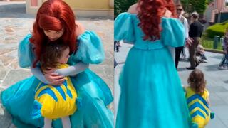 Niña se disfrazó de ‘Flounder’ y protagonizó un tierno encuentro con ‘La Sirenita’ en Disneyland