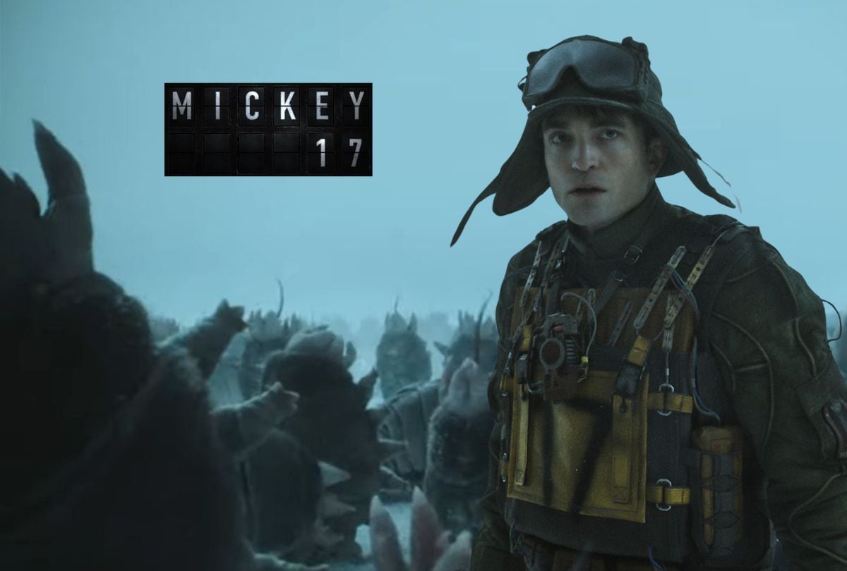 Mickey 17 en primer plano, mientras que a su costado y detrás de él están varios Creepers (Foto: Warner Bros. Pictures)