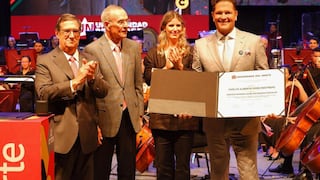 Carlos Vives recibe un doctorado honoris causa en Ciencias Sociales en Colombia