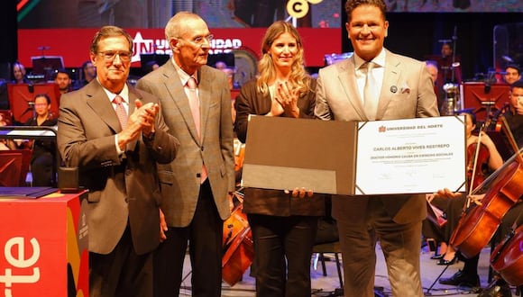 Carlos Vives recibe un doctorado honoris causa en Ciencias Sociales en Colombia. (Foto: Instagram)