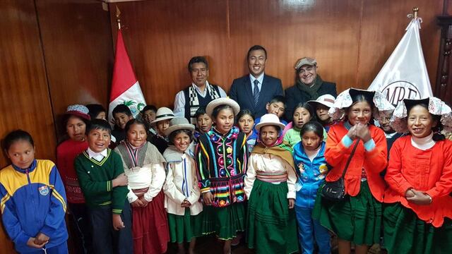 Puno: Catorce niños fueron reconocidos por sus cuentos escritos en aimara y quechua