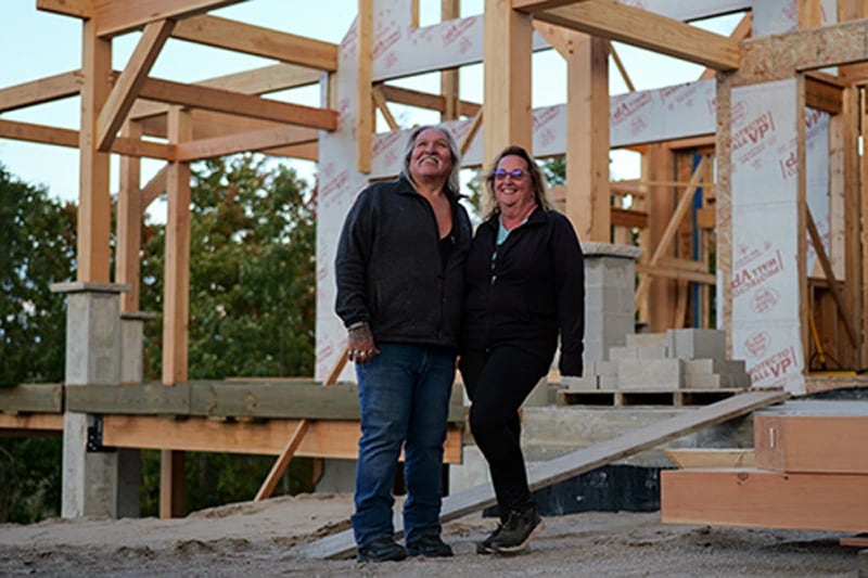 Phillip y Dawn Chippewa ganaron US$80 millones de Powerball y crearon un rancho que ayuda a su comunidad (Foto: Lotería de Michigan)