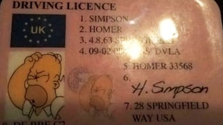Facebook: Hombre trata de evitar multa usando licencia de Homero Simpson