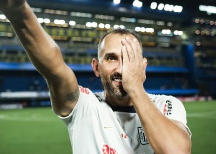 El experimentado delantero de 40 años fue protagonista con su gol de la histórica clasificación de Alianza Lima en La Bombonera.