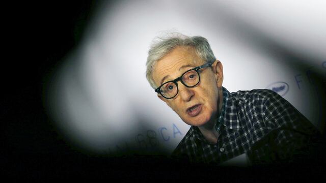 Woody Allen tuvo intimidad con modelo adolescente en los años 70, afirman