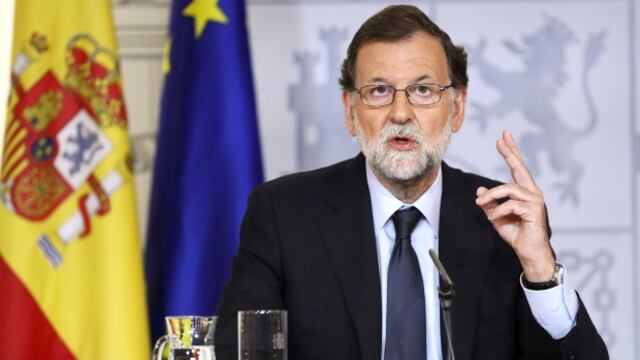 Rajoy declara su "amor" a una Cataluña enlutada por el yihadismo