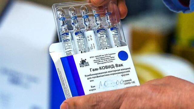 Ministro Óscar Ugarte: “Negociación de la vacuna Sputnik V está a punto de culminar y se firmará el contrato”