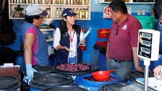 Clausuran locales de venta de aceitunas en La Victoria por insalubres