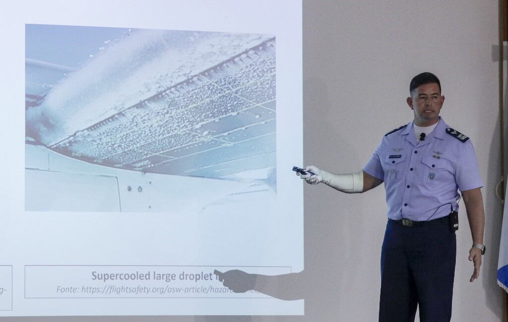 Según los investigadores del organismo vinculado a la Fuerza Aérea Brasileña (FAB), los pilotos del avión accidentado conocían desde antes de despegar las difíciles condiciones meteorológicas. (Photo by Sergio Lima / AFP)